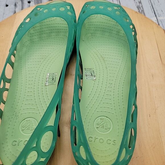 CROCS Womens Adrina III Flat Size 11 Green Slip On Sandal Shoe Cutouts Peep Toe - Picture 5 of 7